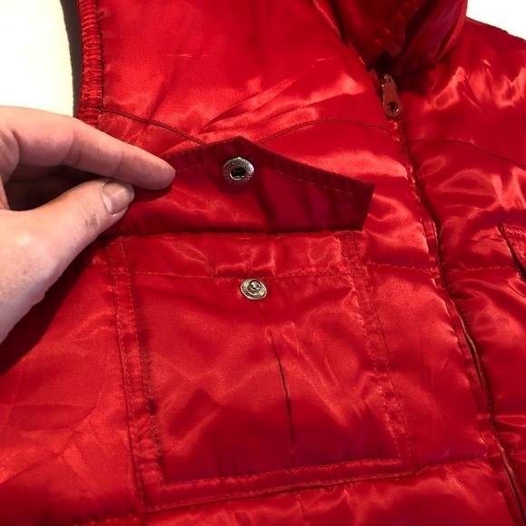 VINTAGE Y2K Tommy Hilfiger Bright Shiny Cherry Red Puffer Zip Pocket Fall Vest - Picture 8 of 15